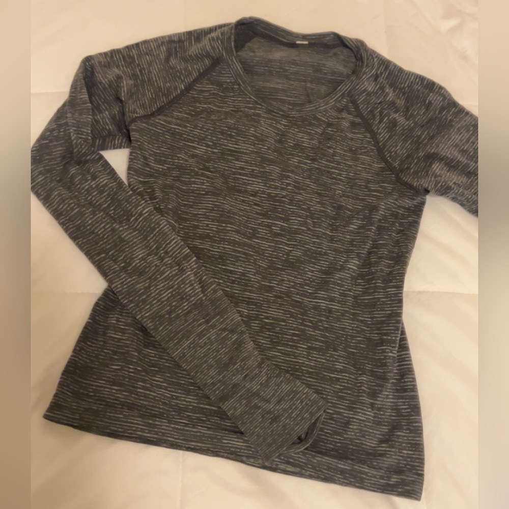 Lululemon Wee Are From Space graphite gray
Perfect condition, size 6